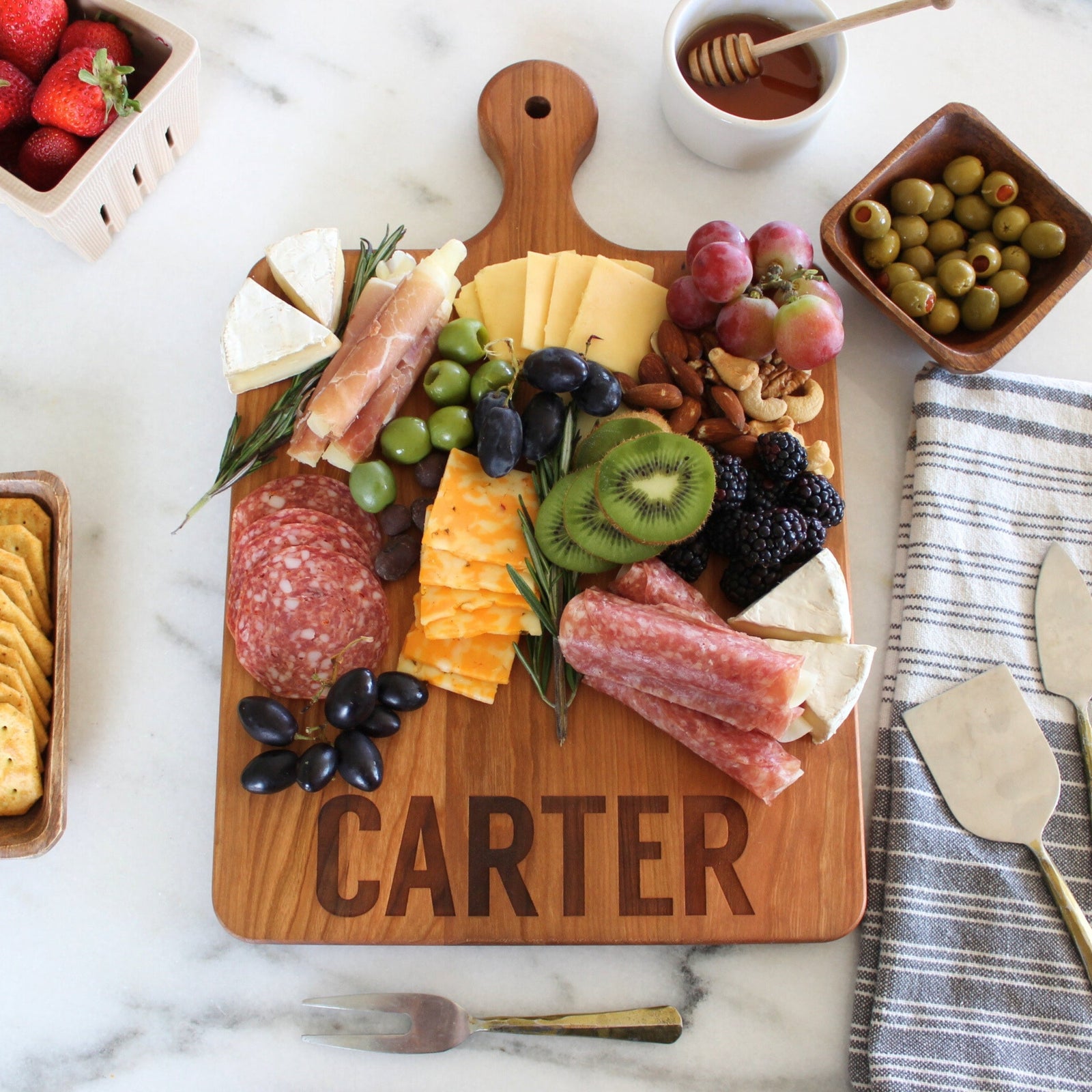 Personalized Cheese Board With Handle, Custom Housewarming Charcuterie Board Perfect for Wedding Gift