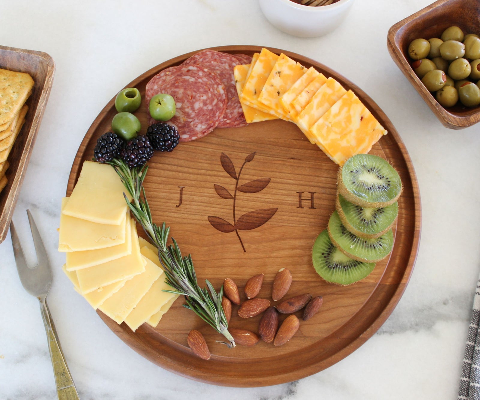 Personalized Engraved Round Cheese Cutting Board | Leaf Design