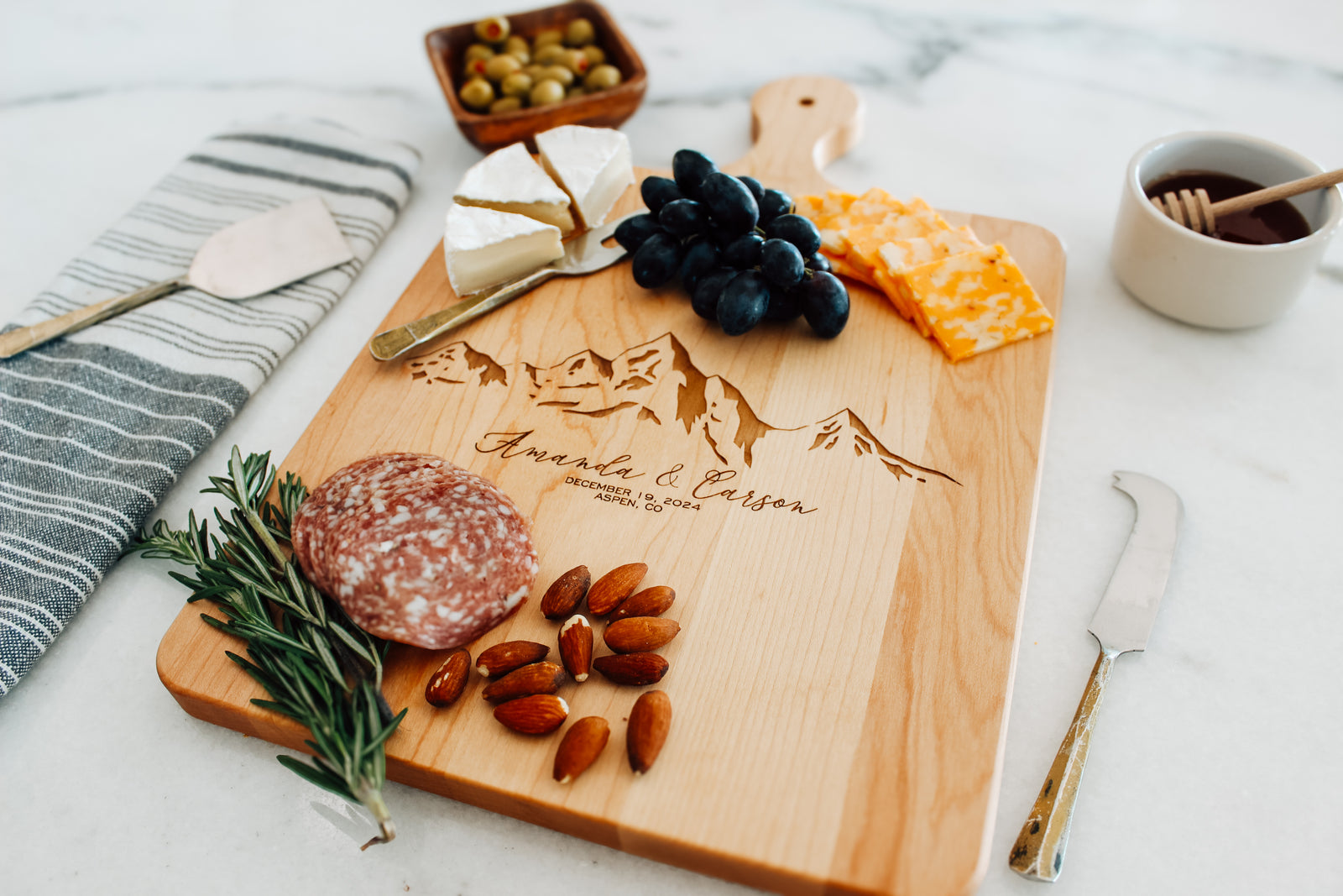 Personalized Custom Cutting Board With Handle, Engraved Charcuterie Board Perfect for Wedding Gift | Mountains